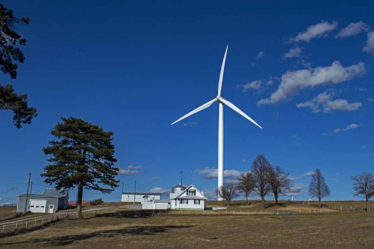 Wind farm noise may subtly impact sleep, scientists say Lab Down Under